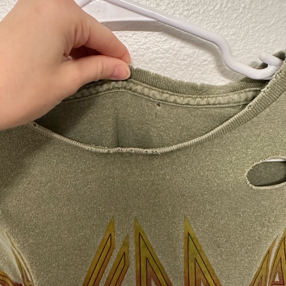 Def Lepard Graphic Tee - Picture 4 of 6